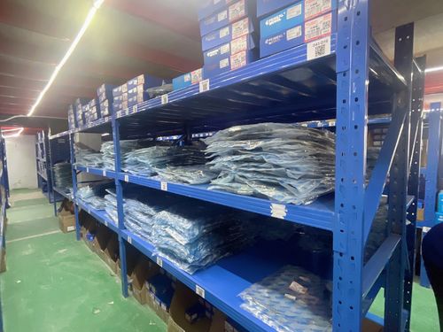 के बारे में नवीनतम कंपनी समाचार ऑटोमोटिव मानकों को बढ़ानाः गुआंग्डोंग हुइमेन इंडस्ट्रियल कं, लिमिटेड की उत्कृष्टता के प्रति प्रतिबद्धता